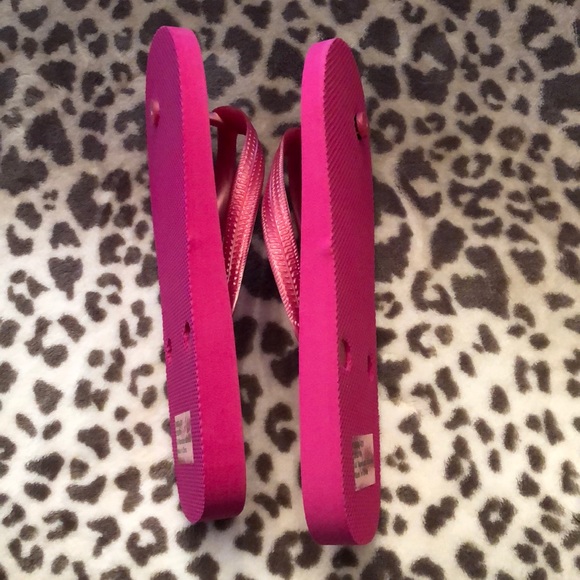 NWOT Victoria’s Secret Flip Flops in Pink Size 10 Women’s - Picture 4 of 9
